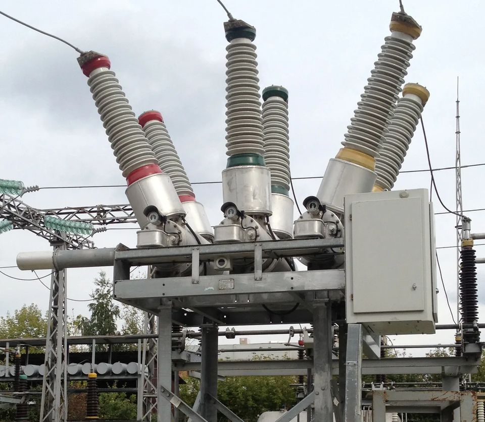 Высоковольтный распределитель с гибридной газовой изоляцией THP145